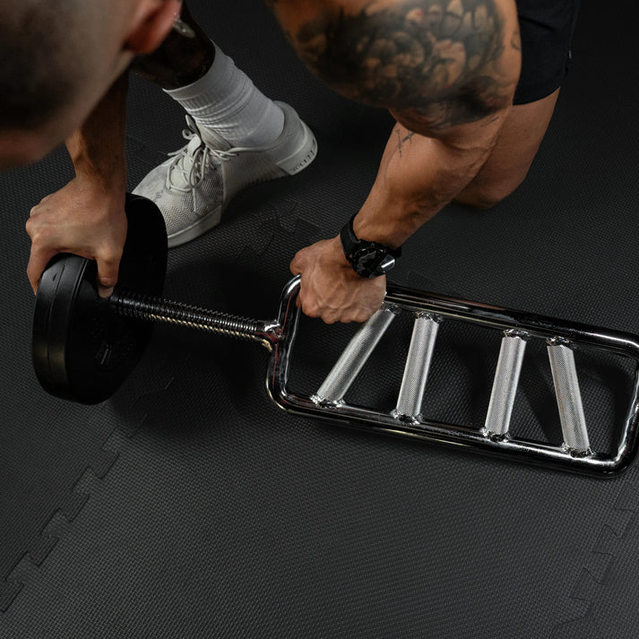 Multi-Grip Triceps Trainer Chrome Bar with Star Collars