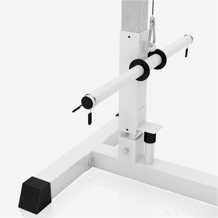 Lat Pull-Down Station in White/Black